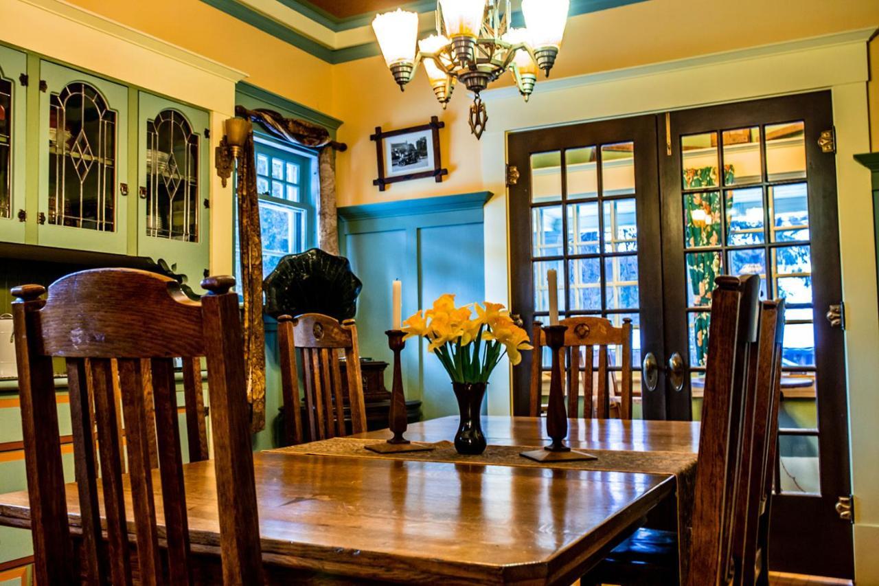 The Craftsman House Bed & Breakfast Bragg Creek Ngoại thất bức ảnh